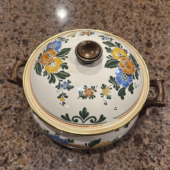 Vintage Asta Germany Enamel Cookware 2 Pot 8.5” and 7” Diameter Floral Pattern - Picture 2 of 9